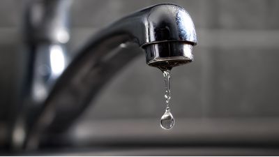 Torneira a pingar com gota de água - reparação de torneira DIY - Casa em Dia Maia